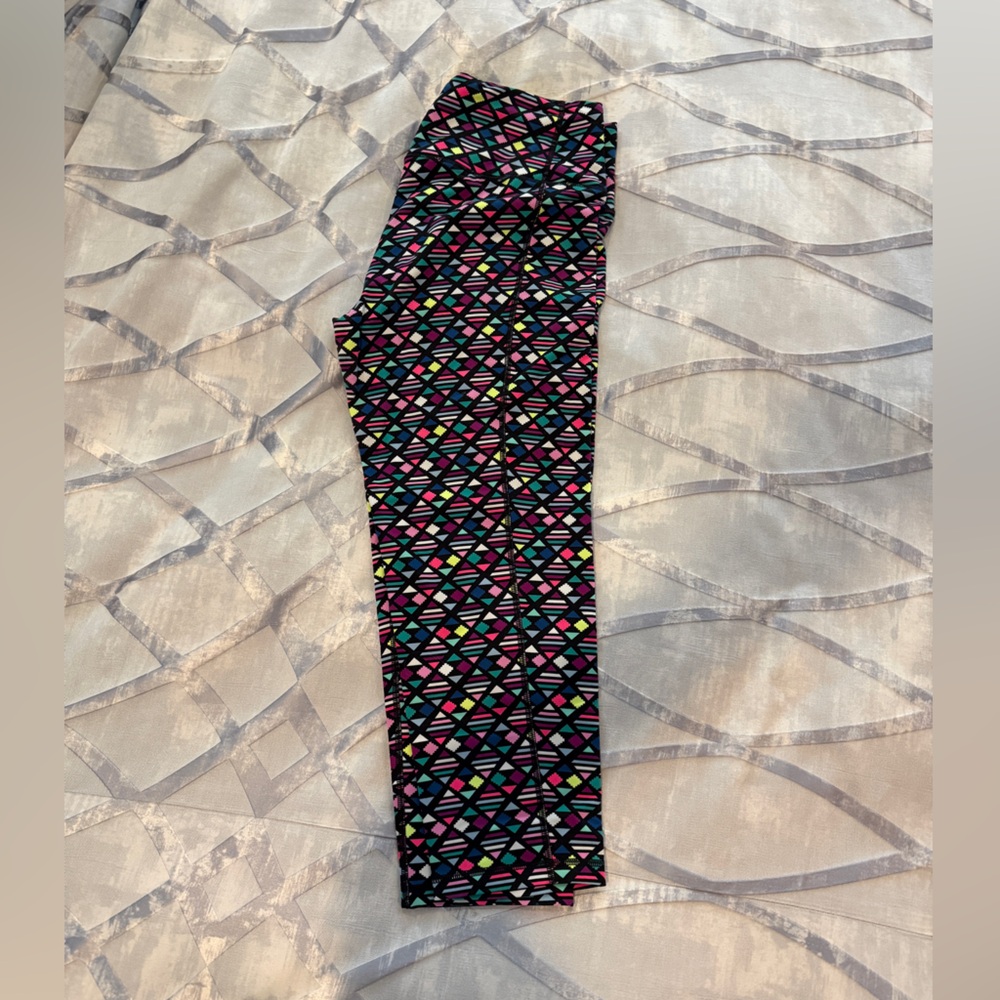 Victoria’s Secret VSX Sport Knockout Capris. Size Large.